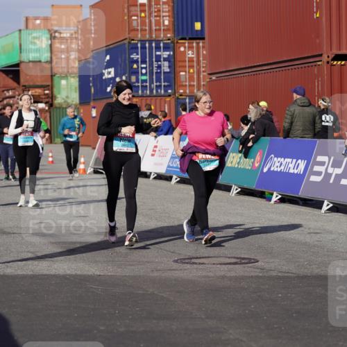 03.10.2025 - Köhlbrandbrückenlauf Michael Burmester http://msf.ph/oto/9031717 03.10.2025 10:38:25 Ziel 2042, 2440, 2662, 2859, 2860, 3095, 3437, 3438, 3442, 3621 meine-sportfotos.de
