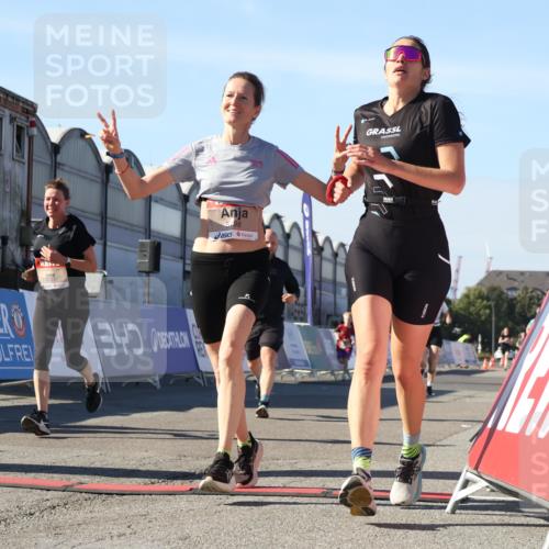 03.10.2025 - Köhlbrandbrückenlauf Luisa Fischer http://msf.ph/oto/9031728 03.10.2025 13:06:39 Ziel 4015, 4026, 4122, 4151, 4312, 4396, 4405, 5798, 5971, 6061, 6256, 6721 meine-sportfotos.de
