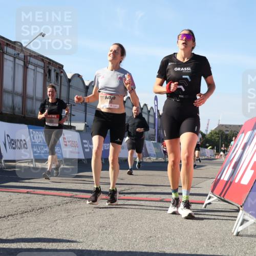 03.10.2025 - Köhlbrandbrückenlauf Luisa Fischer http://msf.ph/oto/9031733 03.10.2025 13:06:40 Ziel 4015, 4026, 4122, 4151, 4312, 4396, 4405, 5798, 5971, 6061, 6089, 6256, 6721 meine-sportfotos.de