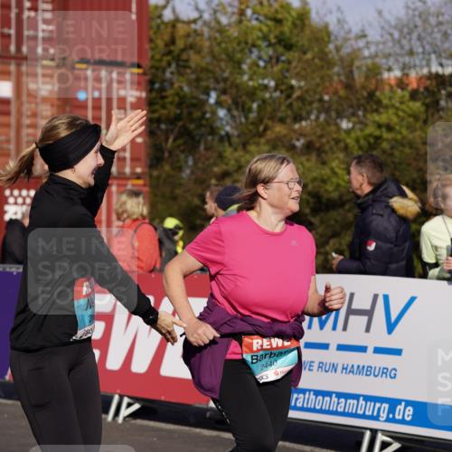 03.10.2025 - Köhlbrandbrückenlauf Michael Burmester http://msf.ph/oto/9031758 03.10.2025 10:38:29 Ziel 2042, 2440, 2575, 2626, 2627, 2662, 2859, 2860, 3040, 3437, 3438, 3442, 3621 meine-sportfotos.de