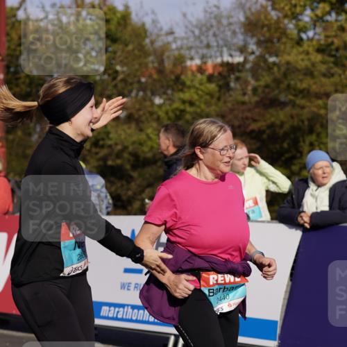 03.10.2025 - Köhlbrandbrückenlauf Michael Burmester http://msf.ph/oto/9031774 03.10.2025 10:38:30 Ziel 2042, 2575, 2626, 2627, 2859, 2860, 3040, 3437, 3438, 3442, 3475, 3621 meine-sportfotos.de