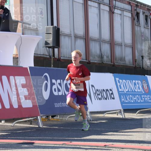 03.10.2025 - Köhlbrandbrückenlauf Luisa Fischer http://msf.ph/oto/9031775 03.10.2025 13:06:46 Ziel 4026, 4312, 4405, 5798, 5971, 6056, 6061, 6089, 6256, 6721, 6745 meine-sportfotos.de