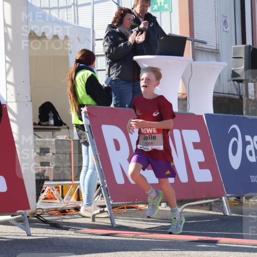03.10.2025 - Köhlbrandbrückenlauf Luisa Fischer http://msf.ph/oto/9031781 03.10.2025 13:06:47 Ziel 4026, 4312, 4405, 5798, 5963, 5971, 6056, 6061, 6089, 6256, 6721, 6745 meine-sportfotos.de
