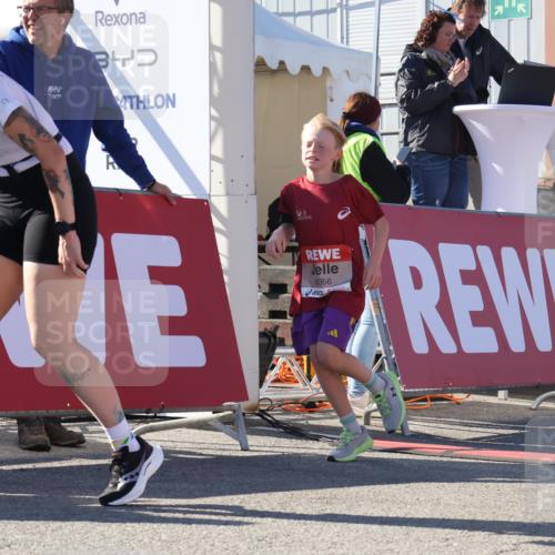 03.10.2025 - Köhlbrandbrückenlauf Luisa Fischer http://msf.ph/oto/9031787 03.10.2025 13:06:47 Ziel 4026, 4312, 4405, 5798, 5963, 5971, 6056, 6061, 6089, 6256, 6721, 6745 meine-sportfotos.de