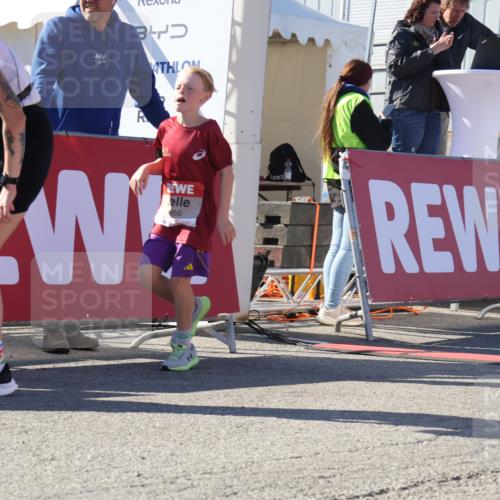 03.10.2025 - Köhlbrandbrückenlauf Luisa Fischer http://msf.ph/oto/9031791 03.10.2025 13:06:48 Ziel 4405, 5798, 5963, 5971, 6056, 6061, 6089, 6721, 6745 meine-sportfotos.de