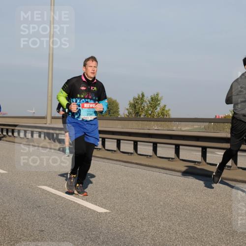 03.10.2025 - Köhlbrandbrückenlauf Fabian Wolf http://msf.ph/oto/9031813 03.10.2025 09:46:04 Position 3 3794, 3775 meine-sportfotos.de