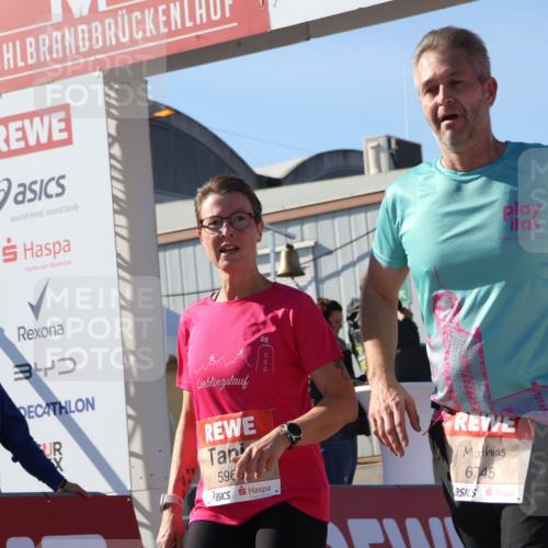 03.10.2025 - Köhlbrandbrückenlauf Luisa Fischer http://msf.ph/oto/9031829 03.10.2025 13:06:54 Ziel 4152, 4249, 5963, 6056, 6089, 6745, 6799 meine-sportfotos.de