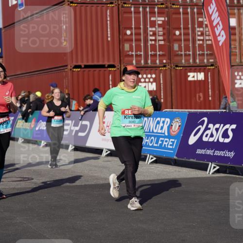 03.10.2025 - Köhlbrandbrückenlauf Michael Burmester http://msf.ph/oto/9031888 03.10.2025 10:38:39 Ziel 2279, 2434, 2575, 2626, 2627, 3040, 3412, 3413, 3475 meine-sportfotos.de