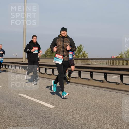 03.10.2025 - Köhlbrandbrückenlauf Fabian Wolf http://msf.ph/oto/9031910 03.10.2025 09:46:09 Position 3 1122, 2959, 1157 meine-sportfotos.de