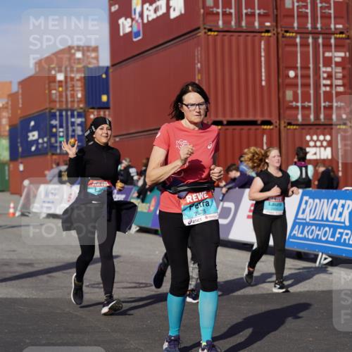 03.10.2025 - Köhlbrandbrückenlauf Michael Burmester http://msf.ph/oto/9031911 03.10.2025 10:38:40 Ziel 2279, 2434, 2575, 3412, 3413, 3475 meine-sportfotos.de
