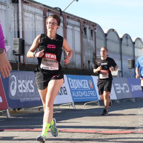 03.10.2025 - Köhlbrandbrückenlauf Luisa Fischer http://msf.ph/oto/9031916 03.10.2025 13:07:04 Ziel 4152, 4249, 4444, 4451, 4588, 4804, 6065, 6423, 6427, 6799, 6822 meine-sportfotos.de