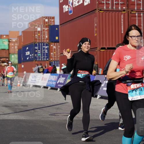 03.10.2025 - Köhlbrandbrückenlauf Michael Burmester http://msf.ph/oto/9031919 03.10.2025 10:38:41 Ziel 2279, 2434, 3412, 3413, 3475 meine-sportfotos.de