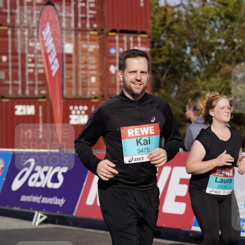 03.10.2025 - Köhlbrandbrückenlauf Michael Burmester http://msf.ph/oto/9031941 03.10.2025 10:38:43 Ziel 1880, 2279, 2434, 2438, 2756, 3412, 3413, 3433, 3733 meine-sportfotos.de