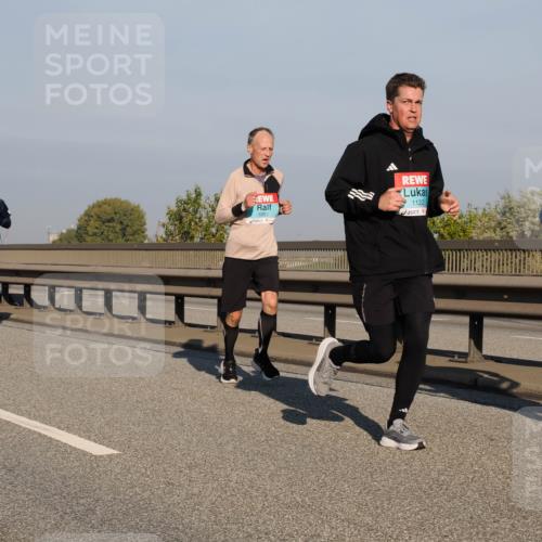 03.10.2025 - Köhlbrandbrückenlauf Fabian Wolf http://msf.ph/oto/9031945 03.10.2025 09:46:11 Position 3 1082, 1122, 1157 meine-sportfotos.de