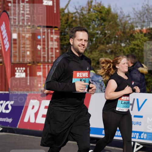 03.10.2025 - Köhlbrandbrückenlauf Michael Burmester http://msf.ph/oto/9031949 03.10.2025 10:38:43 Ziel 1880, 2279, 2434, 2438, 2756, 3412, 3413, 3433, 3733 meine-sportfotos.de