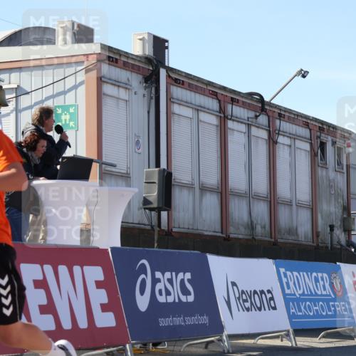 03.10.2025 - Köhlbrandbrückenlauf Luisa Fischer http://msf.ph/oto/9032004 03.10.2025 13:07:13 Ziel 4444, 4804, 6065, 6302, 6427, 6467, 6822 meine-sportfotos.de