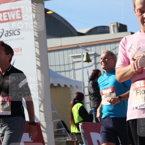 03.10.2025 - Köhlbrandbrückenlauf Luisa Fischer http://msf.ph/oto/9032090 03.10.2025 13:07:26 Ziel 4113, 4287, 4288, 4375, 4590, 4636, 4649, 4794, 4806, 5645, 5646, 5870, 5872, 6459 meine-sportfotos.de