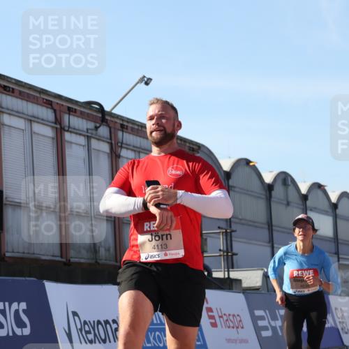 03.10.2025 - Köhlbrandbrückenlauf Luisa Fischer http://msf.ph/oto/9032103 03.10.2025 13:07:29 Ziel 4113, 4254, 4287, 4288, 4375, 4590, 4636, 4649, 4794, 4806, 5645, 5646, 5870, 5872, 6459 meine-sportfotos.de