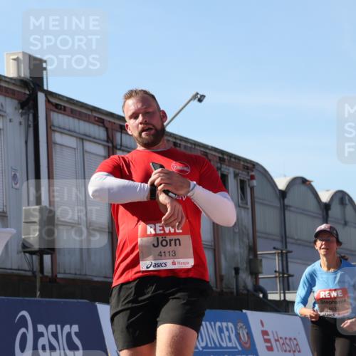03.10.2025 - Köhlbrandbrückenlauf Luisa Fischer http://msf.ph/oto/9032106 03.10.2025 13:07:29 Ziel 4113, 4254, 4287, 4288, 4375, 4590, 4636, 4649, 4794, 4806, 5645, 5646, 5870, 5872, 6459 meine-sportfotos.de