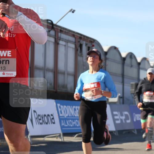 03.10.2025 - Köhlbrandbrückenlauf Luisa Fischer http://msf.ph/oto/9032112 03.10.2025 13:07:30 Ziel 4113, 4254, 4287, 4288, 4375, 4590, 4636, 4649, 4794, 4806, 5645, 5646, 5870, 5872, 6459 meine-sportfotos.de