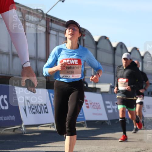 03.10.2025 - Köhlbrandbrückenlauf Luisa Fischer http://msf.ph/oto/9032113 03.10.2025 13:07:30 Ziel 4113, 4254, 4287, 4288, 4375, 4590, 4636, 4649, 4794, 4806, 5645, 5646, 5870, 5872, 6459 meine-sportfotos.de