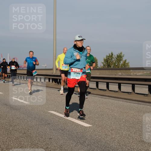03.10.2025 - Köhlbrandbrückenlauf Fabian Wolf http://msf.ph/oto/9032130 03.10.2025 09:46:20 Position 3 1330 meine-sportfotos.de