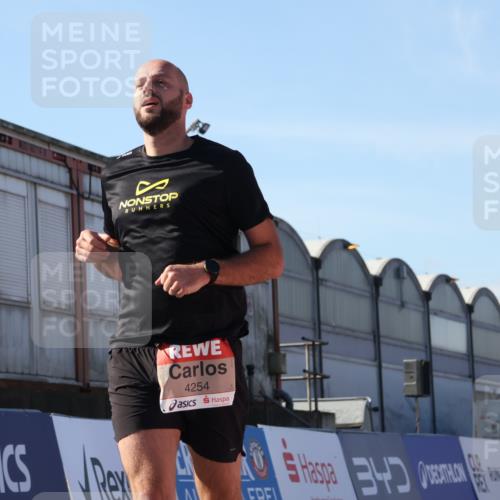 03.10.2025 - Köhlbrandbrückenlauf Luisa Fischer http://msf.ph/oto/9032138 03.10.2025 13:07:33 Ziel 4113, 4165, 4254, 4263, 4287, 4288, 4375, 4590, 4636, 5870, 5872 meine-sportfotos.de