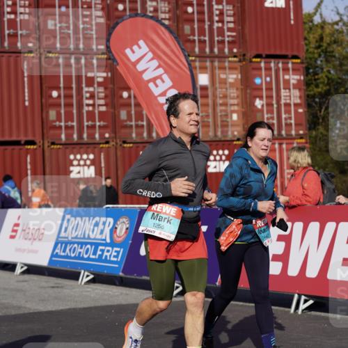 03.10.2025 - Köhlbrandbrückenlauf Michael Burmester http://msf.ph/oto/9032190 03.10.2025 10:38:58 Ziel 2261, 2442, 3130 meine-sportfotos.de