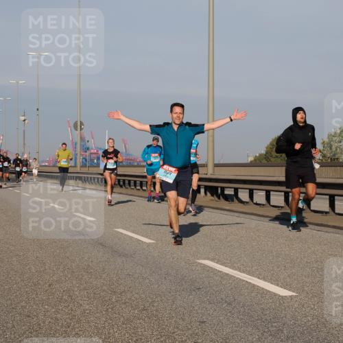 03.10.2025 - Köhlbrandbrückenlauf Fabian Wolf http://msf.ph/oto/9032233 03.10.2025 09:46:25 Position 3  meine-sportfotos.de