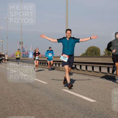 03.10.2025 - Köhlbrandbrückenlauf Fabian Wolf http://msf.ph/oto/9032247 03.10.2025 09:46:26 Position 3 3, 1115 meine-sportfotos.de