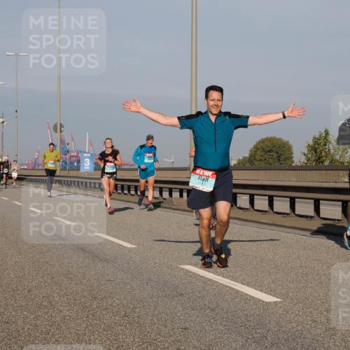 03.10.2025 - Köhlbrandbrückenlauf Fabian Wolf http://msf.ph/oto/9032251 03.10.2025 09:46:26 Position 3 3, 1115 meine-sportfotos.de