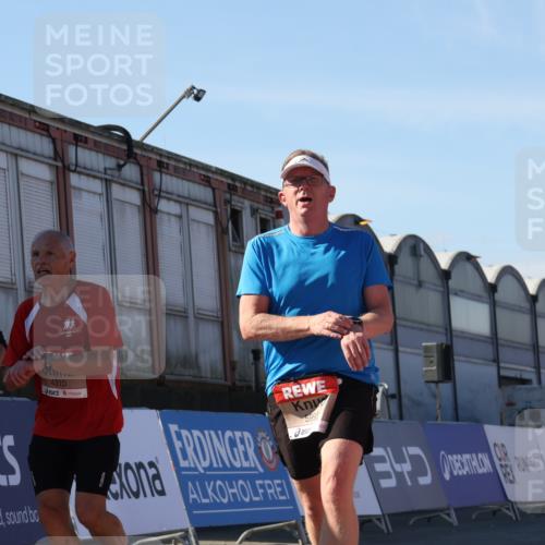 03.10.2025 - Köhlbrandbrückenlauf Luisa Fischer http://msf.ph/oto/9032269 03.10.2025 13:07:50 Ziel 4159, 4310, 4382, 4639, 5993, 6120, 6163, 6244, 6285, 6384, 6409, 6651, 6696, 6744, 6800, 6821 meine-sportfotos.de