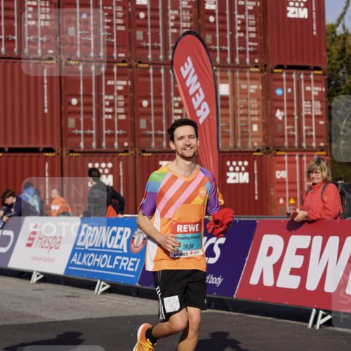 03.10.2025 - Köhlbrandbrückenlauf Michael Burmester http://msf.ph/oto/9032281 03.10.2025 10:39:11 Ziel 2014, 3286, 3637, 3639 meine-sportfotos.de