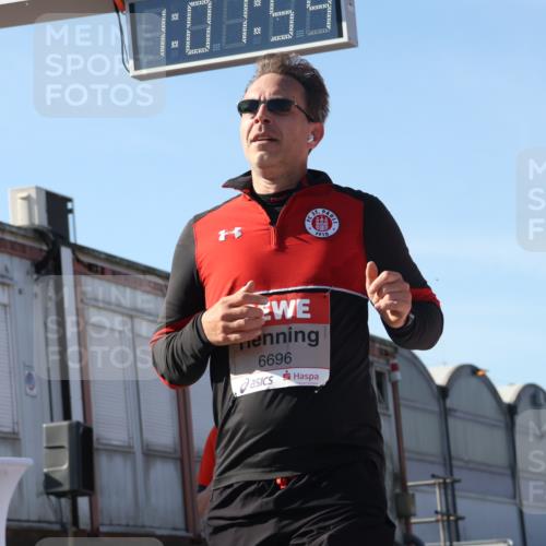 03.10.2025 - Köhlbrandbrückenlauf Luisa Fischer http://msf.ph/oto/9032294 03.10.2025 13:07:53 Ziel 4159, 4310, 4382, 4639, 5959, 5993, 6120, 6163, 6244, 6285, 6348, 6384, 6409, 6651, 6696, 6821 meine-sportfotos.de