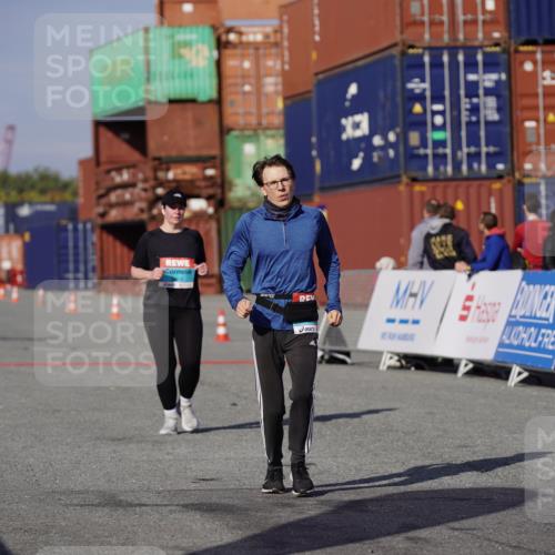 03.10.2025 - Köhlbrandbrückenlauf Michael Burmester http://msf.ph/oto/9032311 03.10.2025 10:39:15 Ziel 2014, 3286 meine-sportfotos.de