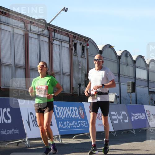 03.10.2025 - Köhlbrandbrückenlauf Luisa Fischer http://msf.ph/oto/9032321 03.10.2025 13:07:57 Ziel 4184, 4310, 4382, 4395, 4639, 5959, 5993, 6022, 6120, 6163, 6244, 6285, 6348, 6409, 6651, 6696, 6821 meine-sportfotos.de