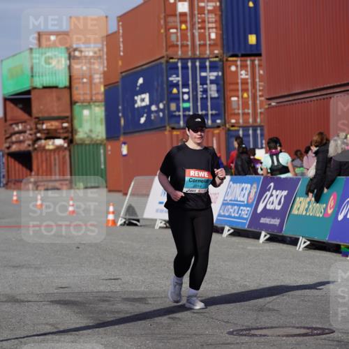 03.10.2025 - Köhlbrandbrückenlauf Michael Burmester http://msf.ph/oto/9032344 03.10.2025 10:39:19 Ziel 2014, 3286 meine-sportfotos.de