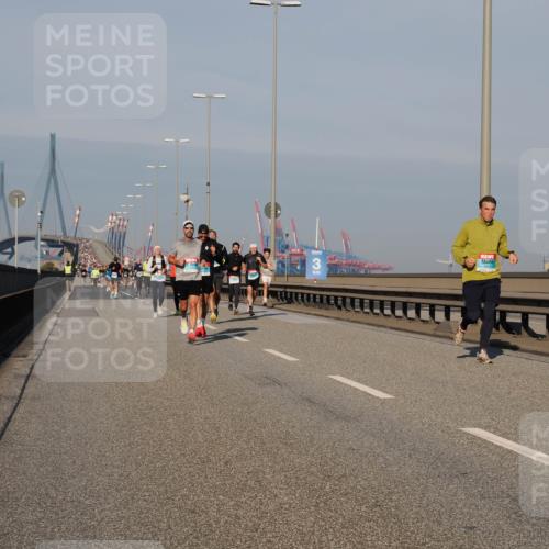 03.10.2025 - Köhlbrandbrückenlauf Fabian Wolf http://msf.ph/oto/9032347 03.10.2025 09:46:32 Position 3  meine-sportfotos.de