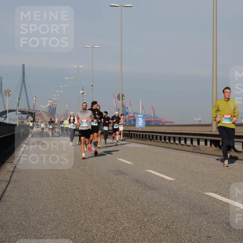 03.10.2025 - Köhlbrandbrückenlauf Fabian Wolf http://msf.ph/oto/9032360 03.10.2025 09:46:32 Position 3 3 meine-sportfotos.de