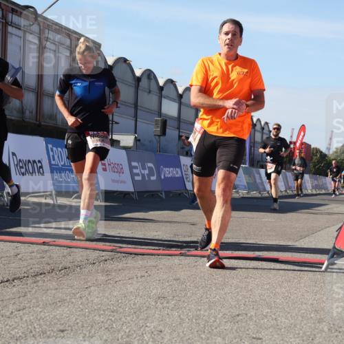 03.10.2025 - Köhlbrandbrückenlauf Luisa Fischer http://msf.ph/oto/9032362 03.10.2025 13:08:16 Ziel 4107, 4307, 4409, 4768, 5243, 5804, 5994, 6021, 6569, 6635, 6752, 6774, 6824 meine-sportfotos.de