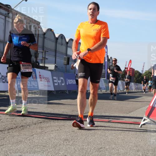 03.10.2025 - Köhlbrandbrückenlauf Luisa Fischer http://msf.ph/oto/9032367 03.10.2025 13:08:17 Ziel 4107, 4307, 4409, 4768, 5243, 5804, 5994, 6021, 6569, 6752, 6774, 6824 meine-sportfotos.de