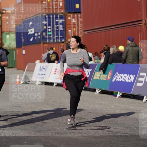 03.10.2025 - Köhlbrandbrückenlauf Michael Burmester http://msf.ph/oto/9032374 03.10.2025 10:39:29 Ziel 2572, 3543 meine-sportfotos.de