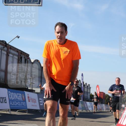 03.10.2025 - Köhlbrandbrückenlauf Luisa Fischer http://msf.ph/oto/9032376 03.10.2025 13:08:18 Ziel 4307, 4409, 4768, 5243, 5804, 5994, 6021, 6569, 6774, 6824 meine-sportfotos.de