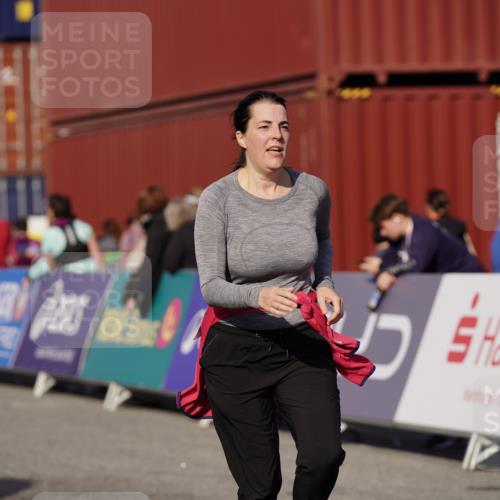 03.10.2025 - Köhlbrandbrückenlauf Michael Burmester http://msf.ph/oto/9032384 03.10.2025 10:39:30 Ziel 2572, 3543 meine-sportfotos.de