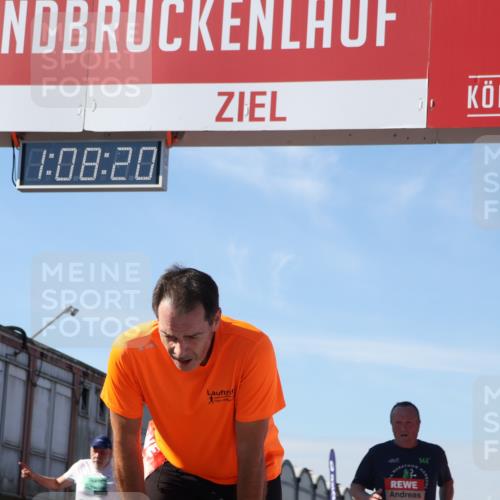 03.10.2025 - Köhlbrandbrückenlauf Luisa Fischer http://msf.ph/oto/9032391 03.10.2025 13:08:19 Ziel 4307, 4409, 4768, 5243, 5804, 5994, 6021, 6569, 6774, 6824 meine-sportfotos.de