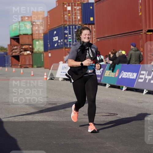 03.10.2025 - Köhlbrandbrückenlauf Michael Burmester http://msf.ph/oto/9032395 03.10.2025 10:39:31 Ziel 2572, 3543 meine-sportfotos.de