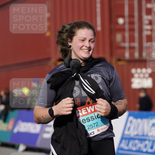 03.10.2025 - Köhlbrandbrückenlauf Michael Burmester http://msf.ph/oto/9032415 03.10.2025 10:39:32 Ziel 2572, 3543 meine-sportfotos.de