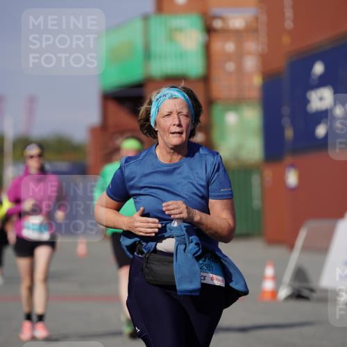 03.10.2025 - Köhlbrandbrückenlauf Michael Burmester http://msf.ph/oto/9032431 03.10.2025 10:39:43 Ziel 2479, 2839, 2931 meine-sportfotos.de