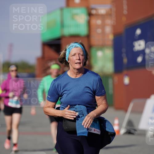 03.10.2025 - Köhlbrandbrückenlauf Michael Burmester http://msf.ph/oto/9032435 03.10.2025 10:39:44 Ziel 2479, 2839, 2931 meine-sportfotos.de