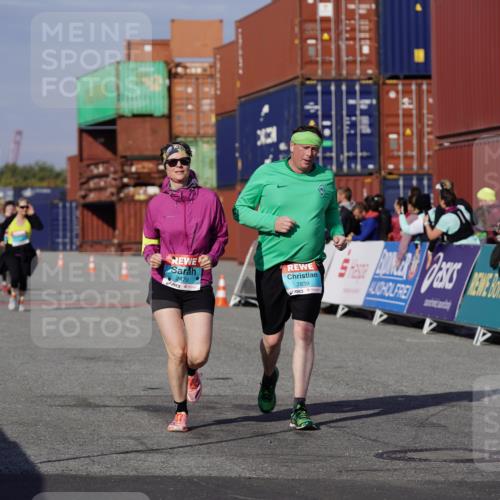 03.10.2025 - Köhlbrandbrückenlauf Michael Burmester http://msf.ph/oto/9032450 03.10.2025 10:39:48 Ziel 2479, 2839, 3456 meine-sportfotos.de